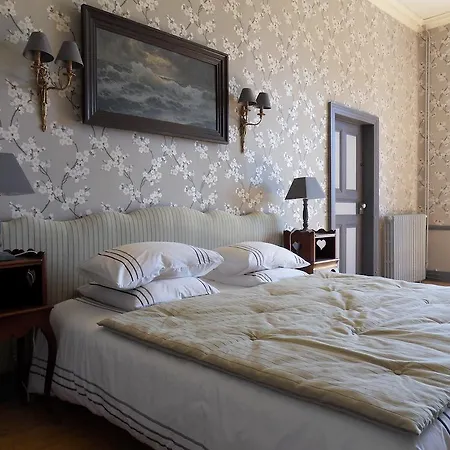 Chateau De Clermont-saves Bed and Breakfast *