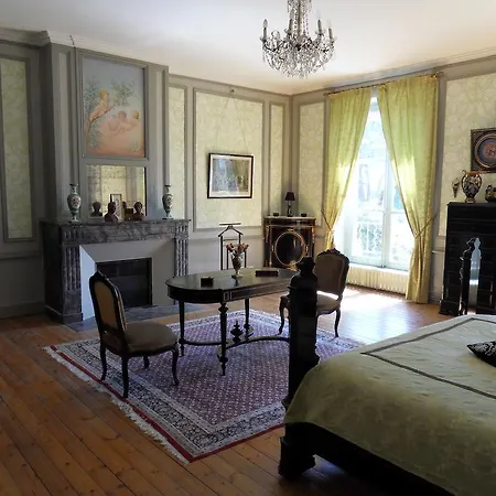 Chateau De Clermont-saves * L'Isle-Jourdain (Gers)